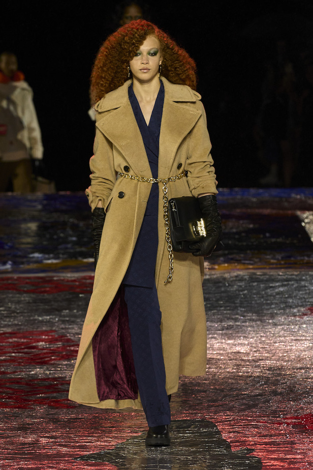 من مجموعة تومي هيلفيغر لموسم خريف وشتاء 2022-2023