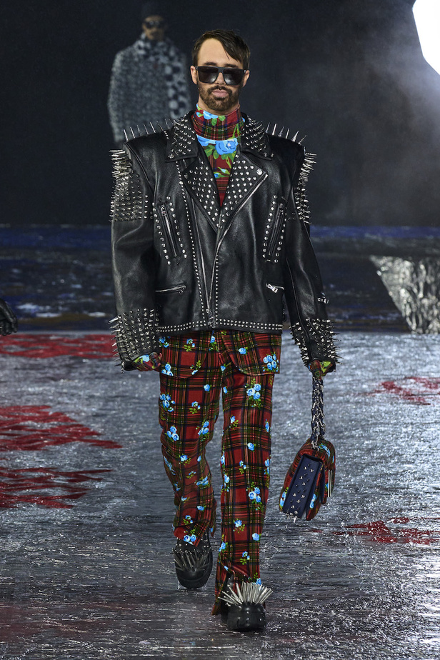 من مجموعة تومي هيلفيغر لموسم خريف وشتاء 2022-2023