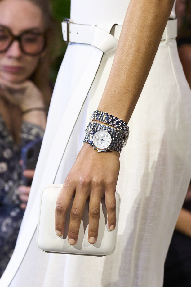 مجموعة مايكل كورس لموسم ربيع وصيف 2023