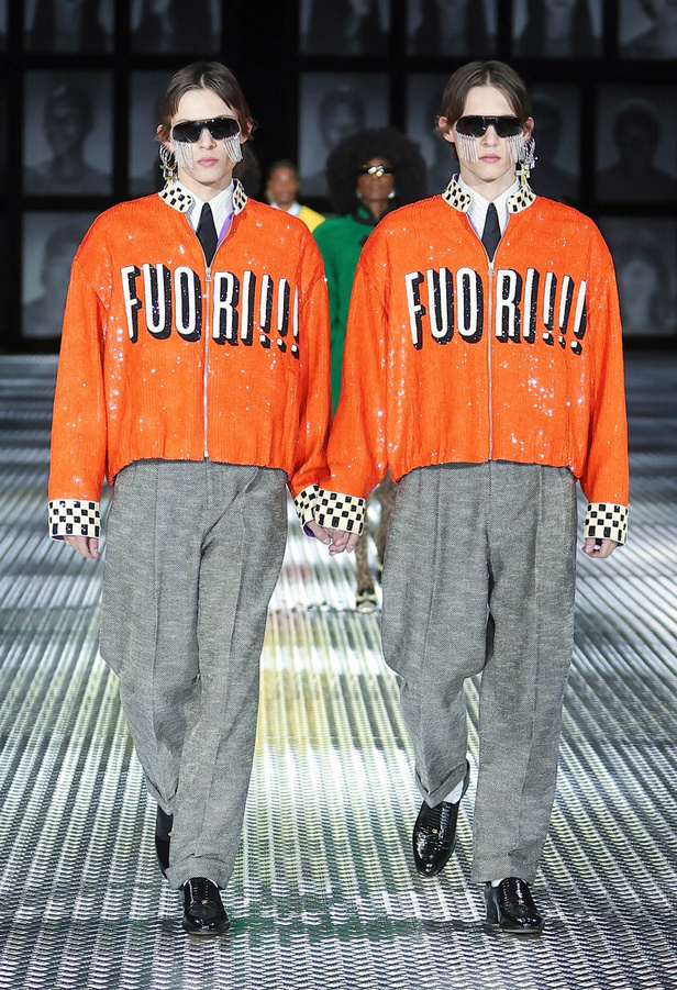 مجموعة Gucci تنقلنا إلى عالم Twinsburg: توأمة في الأناقة والعصرية 