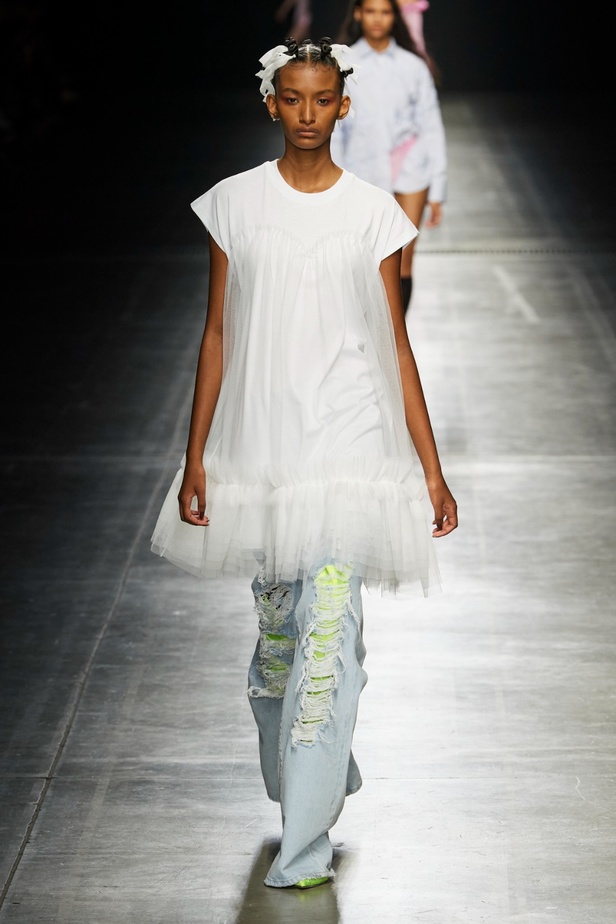 مجموعة MSGM لربيع 2023 وعد بالحبّ من خلال الموضة