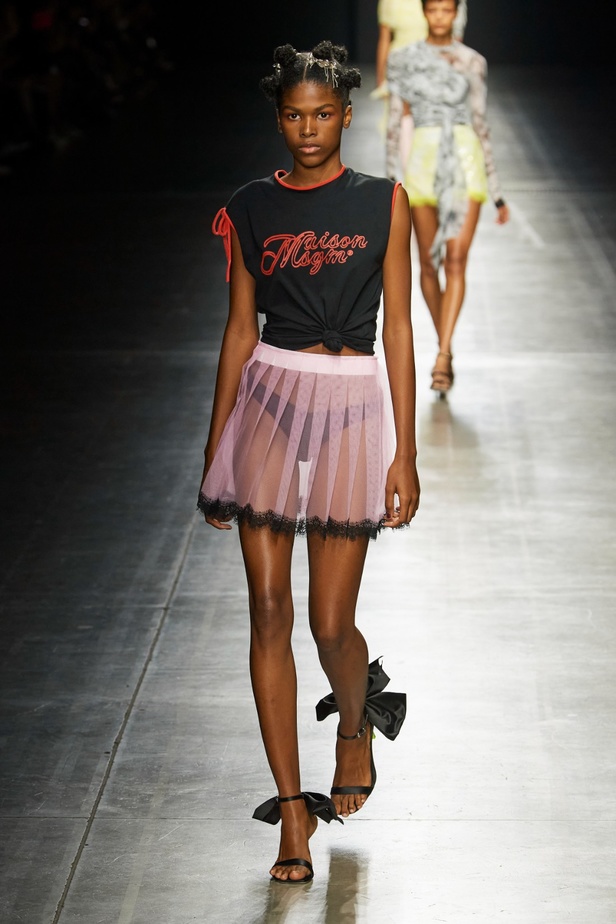 مجموعة MSGM لربيع 2023 وعد بالحبّ من خلال الموضة