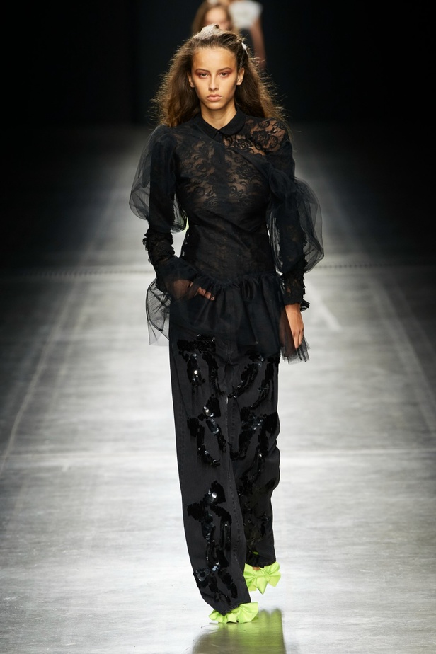 مجموعة MSGM لربيع 2023 وعد بالحبّ من خلال الموضة