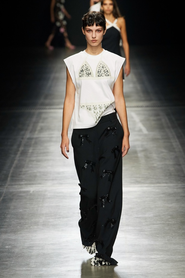 مجموعة MSGM لربيع 2023 وعد بالحبّ من خلال الموضة