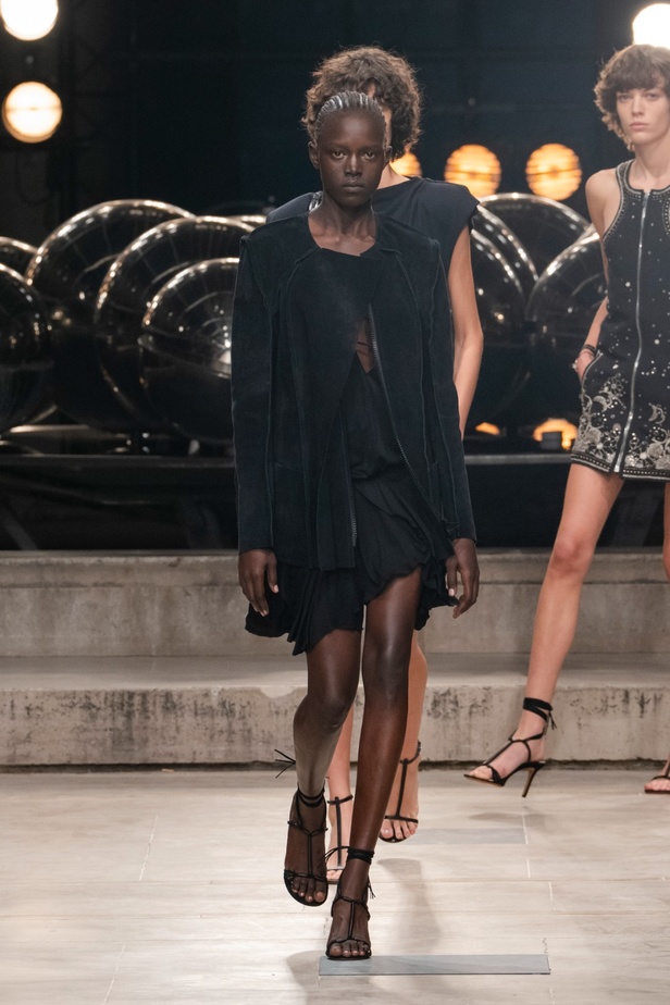 مجموعة Isabel Marant لربيع 2023 