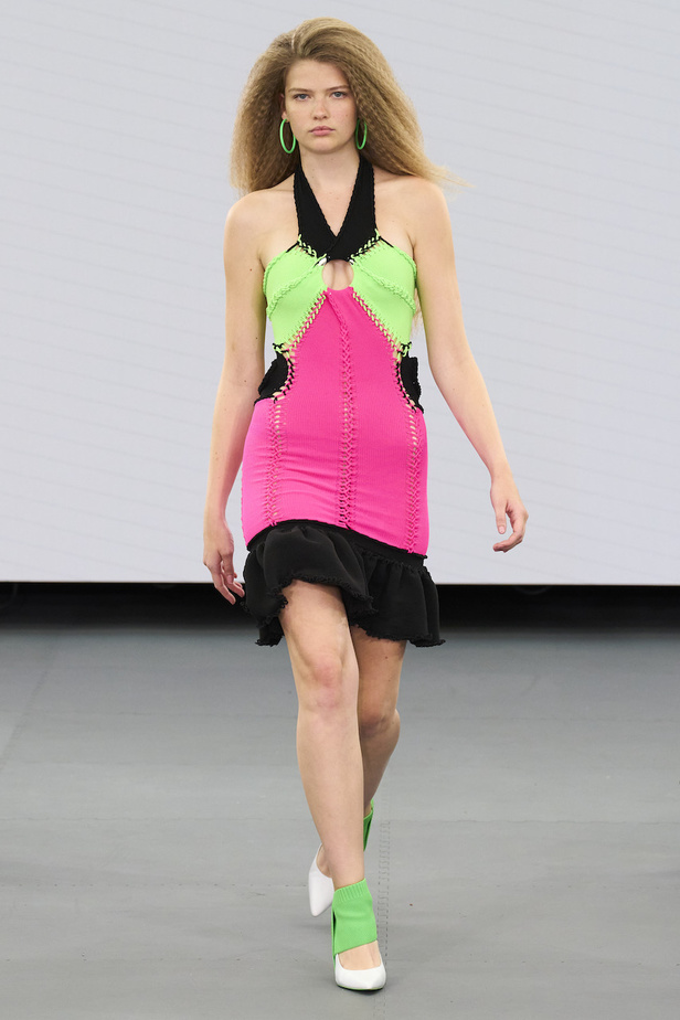 من مجموعة مارك فاست لموسم ربيع وصيف 2023