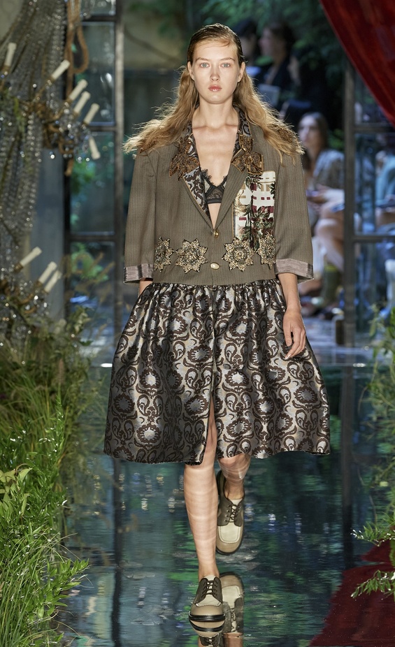 مجموعة Antonio Marras لربيع وصيف 2023.. جرأة النقشات وبريق الأقمشة