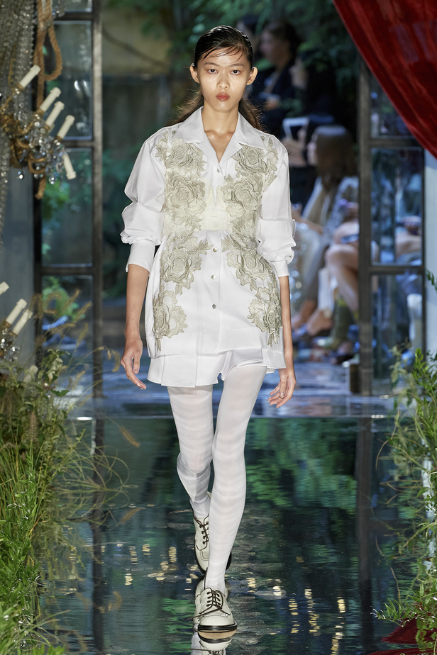 مجموعة Antonio Marras لربيع وصيف 2023.. جرأة النقشات وبريق الأقمشة