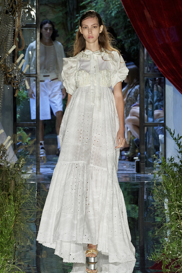 مجموعة Antonio Marras لربيع وصيف 2023.. جرأة النقشات وبريق الأقمشة