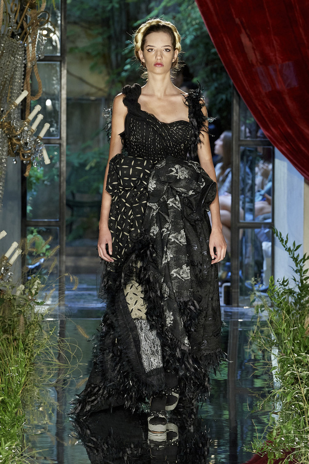 مجموعة Antonio Marras لربيع وصيف 2023.. جرأة النقشات وبريق الأقمشة