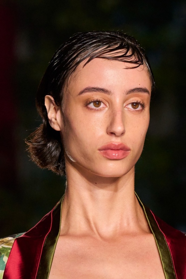 مجموعة Antonio Marras لربيع وصيف 2023.. جرأة النقشات وبريق الأقمشة