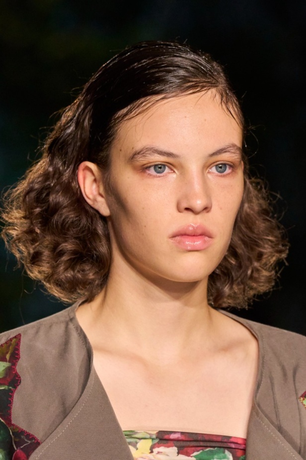 مجموعة Antonio Marras لربيع وصيف 2023.. جرأة النقشات وبريق الأقمشة