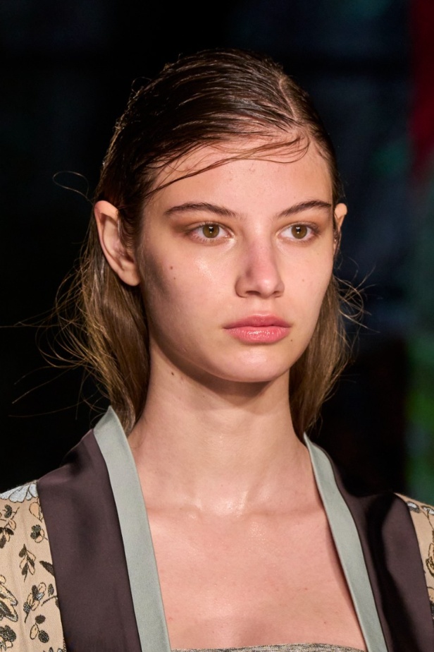 مجموعة Antonio Marras لربيع وصيف 2023.. جرأة النقشات وبريق الأقمشة