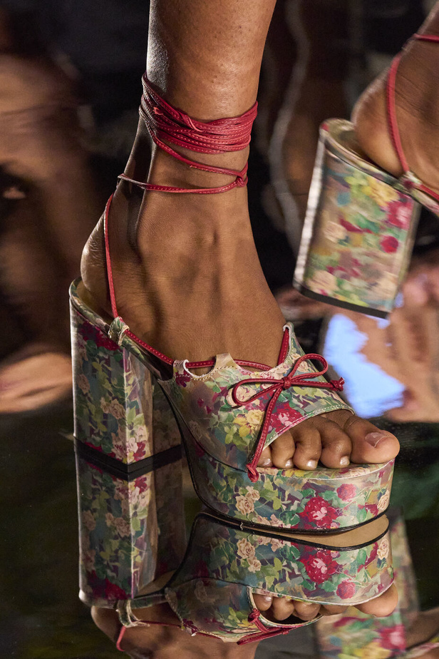 مجموعة Antonio Marras لربيع وصيف 2023.. جرأة النقشات وبريق الأقمشة