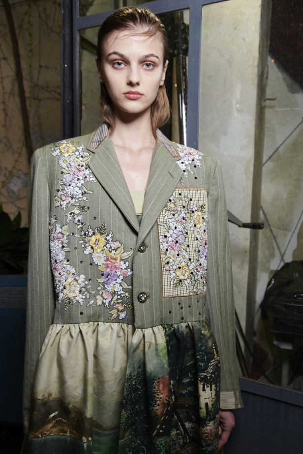 مجموعة Antonio Marras لربيع وصيف 2023.. جرأة النقشات وبريق الأقمشة