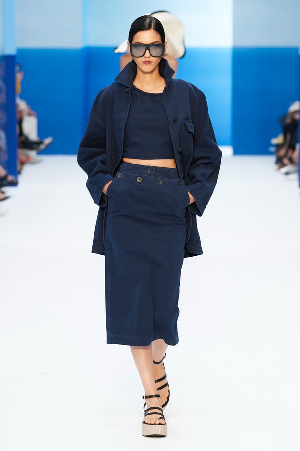 مجموعة Max Mara لموسم ربيع وصيف 2023  تستعرض مفهومي الأنوثة الجديدة والشجاعة