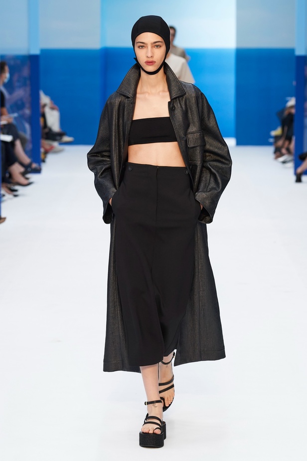 مجموعة Max Mara لموسم ربيع وصيف 2023  تستعرض مفهومي الأنوثة الجديدة والشجاعة