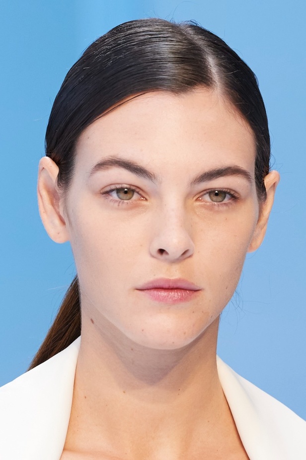 مجموعة Max Mara لموسم ربيع وصيف 2023  تستعرض مفهومي الأنوثة الجديدة والشجاعة