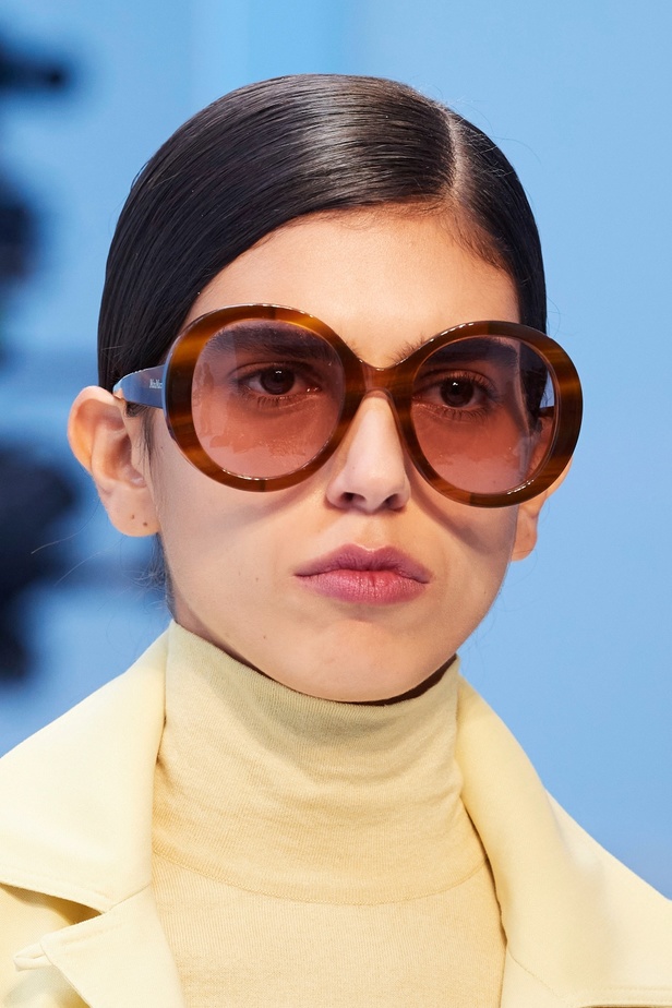 مجموعة Max Mara لموسم ربيع وصيف 2023  تستعرض مفهومي الأنوثة الجديدة والشجاعة