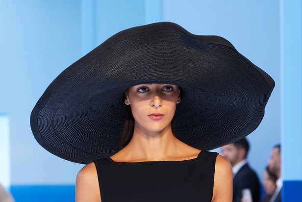 مجموعة Max Mara لموسم ربيع وصيف 2023  تستعرض مفهومي الأنوثة الجديدة والشجاعة