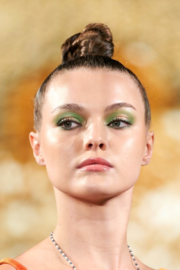 حديقة من الأزهار الملونة في تصاميم "نعيم خان" ضمن أسبوع الموضة في نيويورك