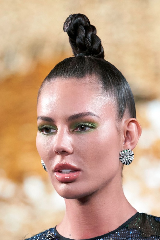 حديقة من الأزهار الملونة في تصاميم "نعيم خان" ضمن أسبوع الموضة في نيويورك