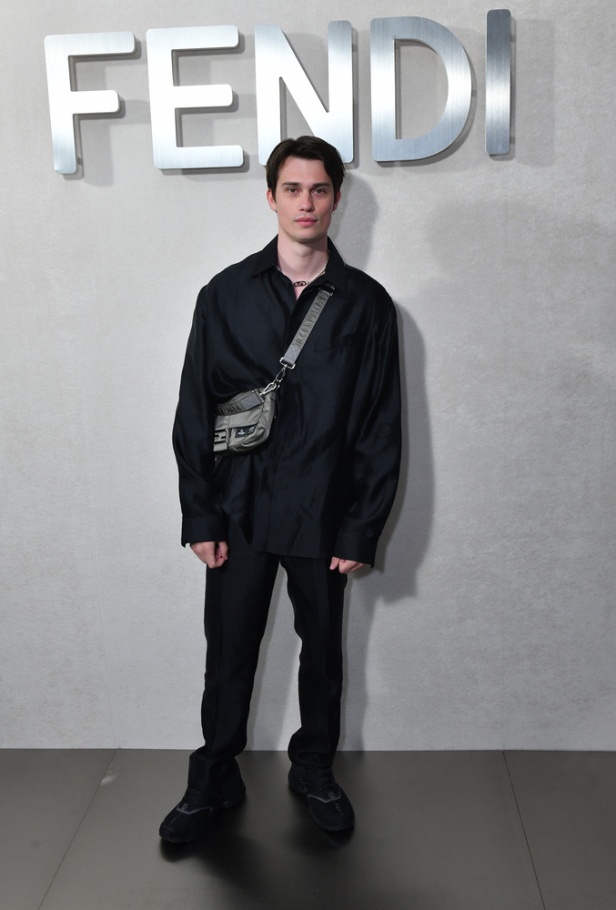 دار "فندي" تحتفل بحقيبة باغيت بجموعة كبسولية ساحرة في نيويورك