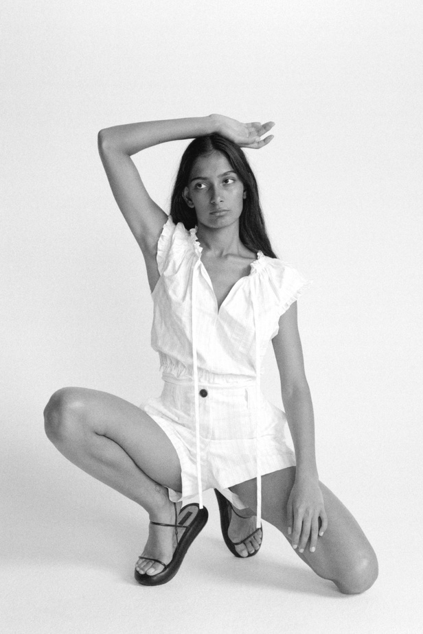 مجموعة Noon By Noor لربيع 2023 إطلالات بسيطة لكن غنية بالتفاصيل غير المتوقعة