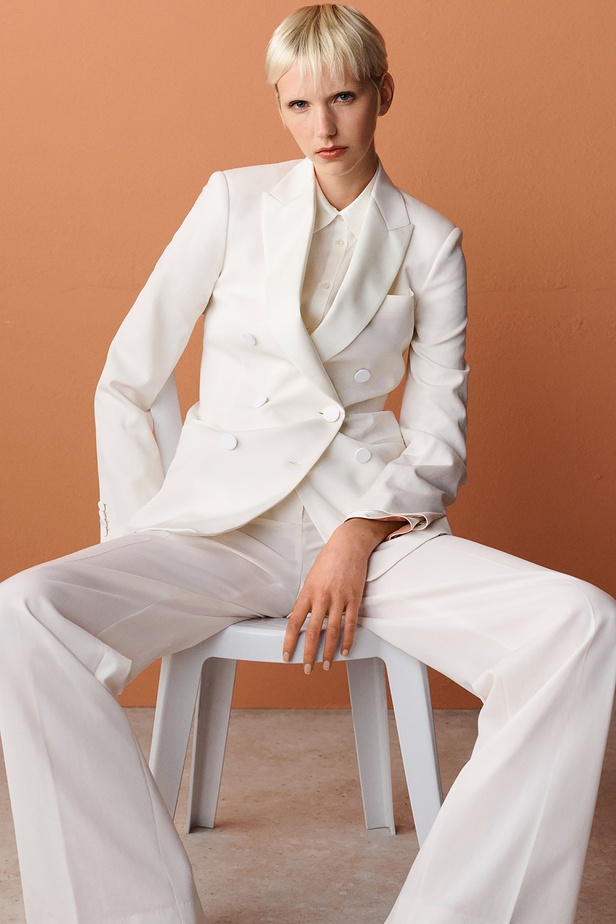 الخطوط المستقيمة أبرز سمات تشكيلة "بول سميث" لربيع وصيف 2023