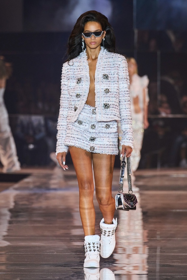 مجموعة Philipp Plein لربيع وصيف 2023 بروح موسيقى الروك