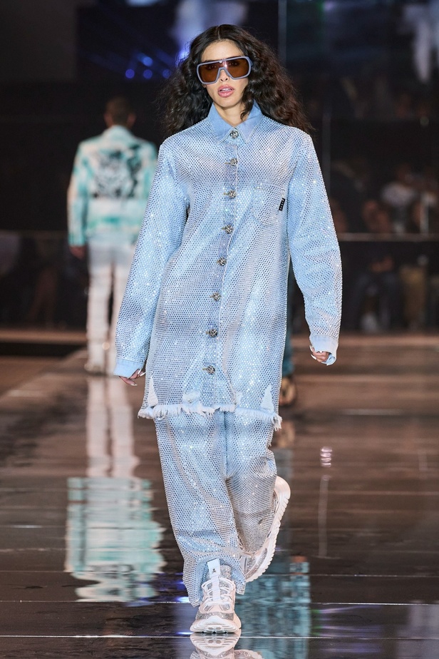 مجموعة Philipp Plein لربيع وصيف 2023 بروح موسيقى الروك