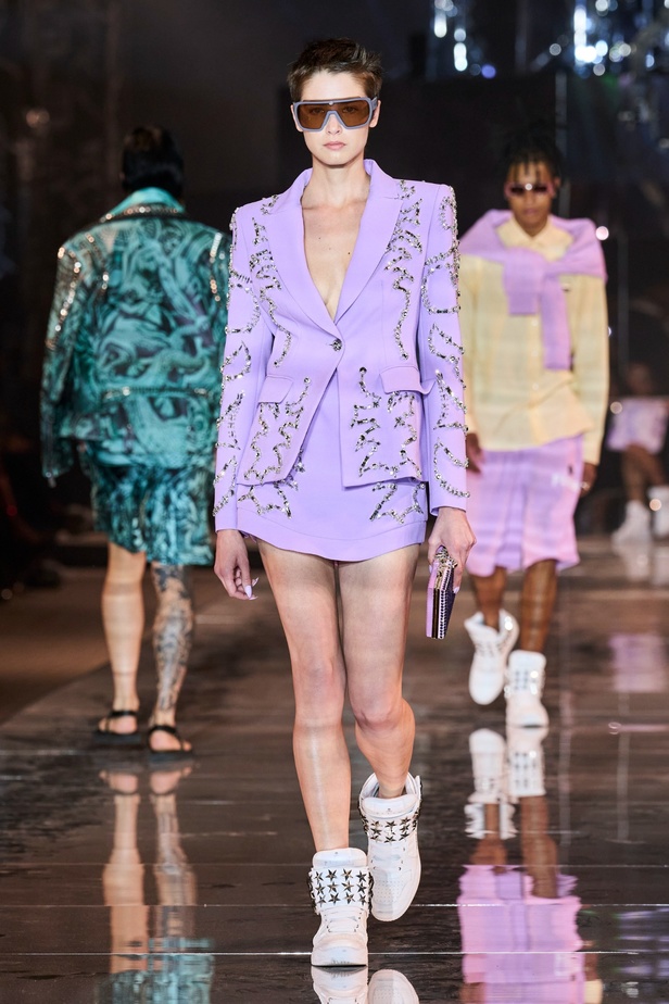 مجموعة Philipp Plein لربيع وصيف 2023 بروح موسيقى الروك