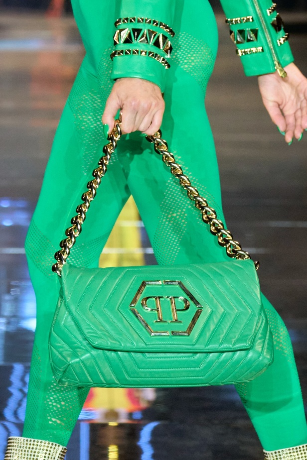 مجموعة Philipp Plein لربيع وصيف 2023 بروح موسيقى الروك