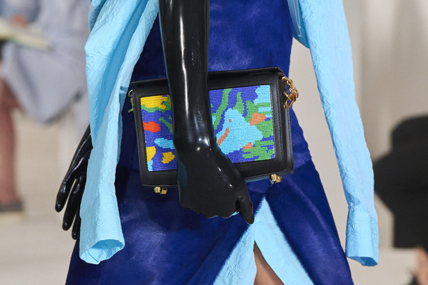 مجموعة Prabal Gurung لربيع وصيف 2022.. ألوان قوية وتفاصيل هندسية