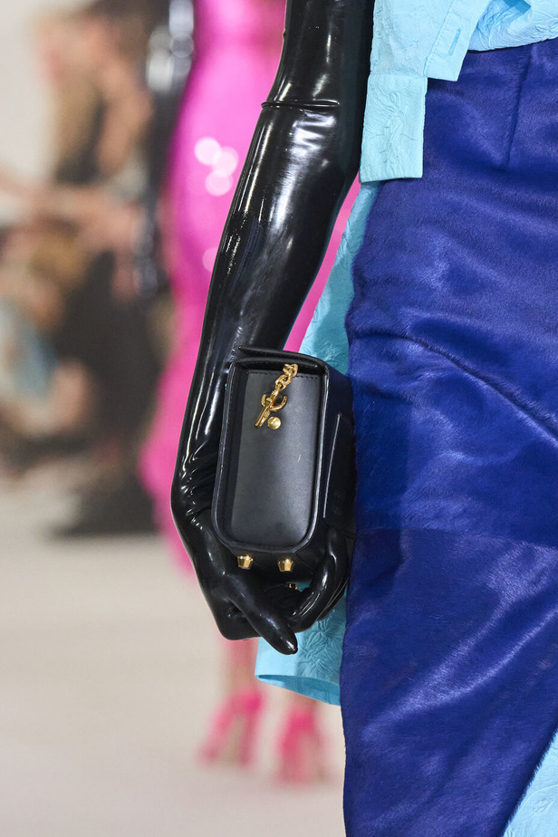 مجموعة Prabal Gurung لربيع وصيف 2022.. ألوان قوية وتفاصيل هندسية