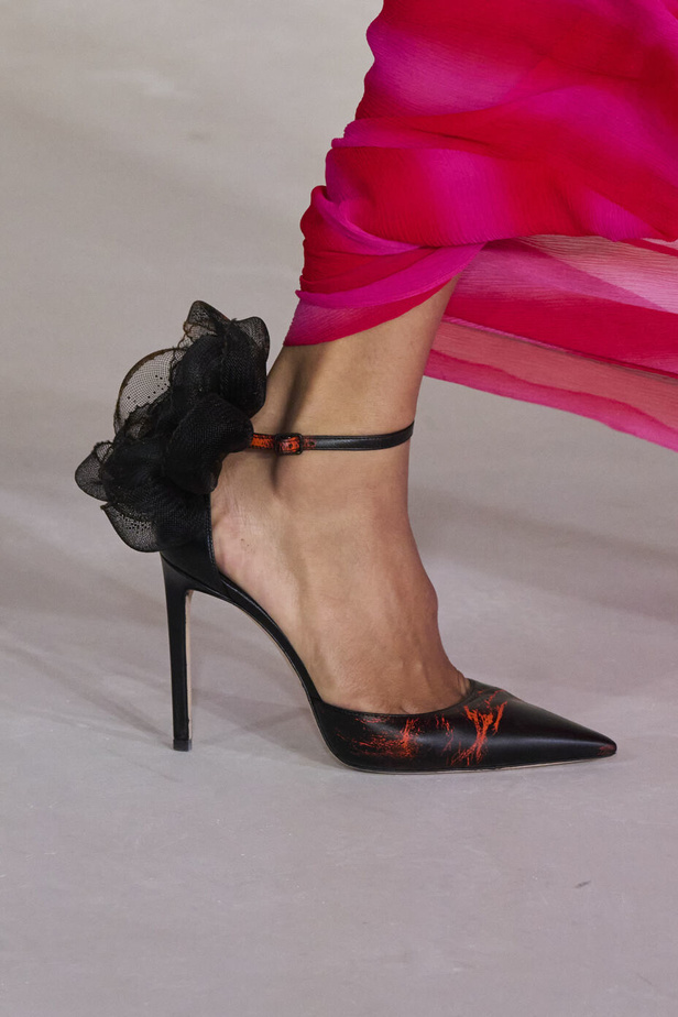 مجموعة Prabal Gurung لربيع وصيف 2022.. ألوان قوية وتفاصيل هندسية