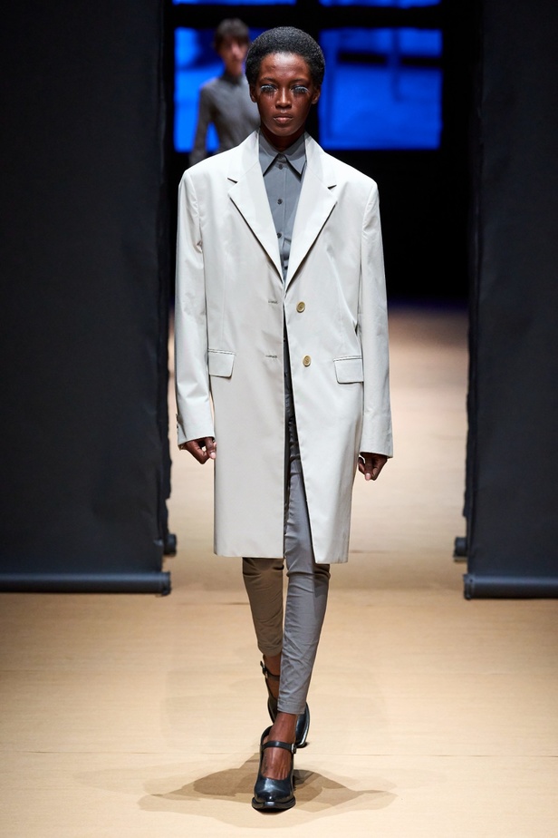 مجموعة Prada لربيع وصيف 2023: اللمسة الإبداعية المناسبة لموسم الربيع المقبل