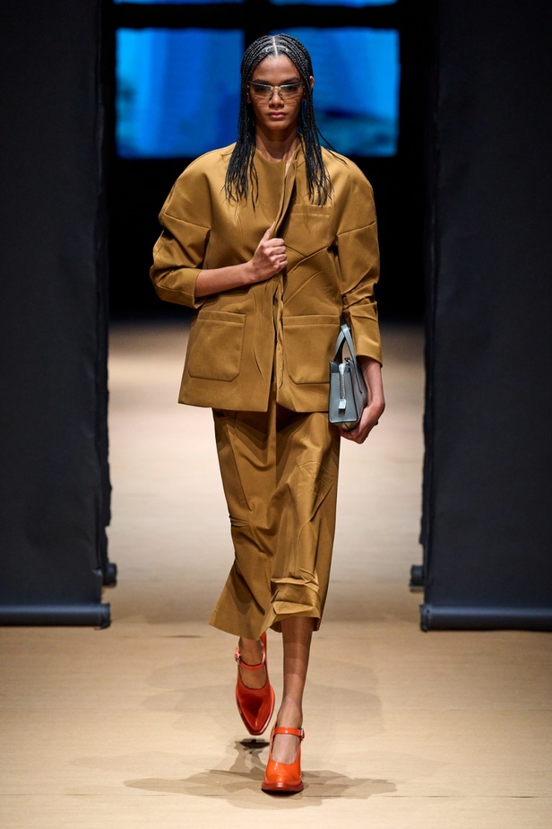 مجموعة Prada لربيع وصيف 2023: اللمسة الإبداعية المناسبة لموسم الربيع المقبل