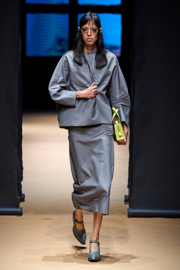 مجموعة Prada لربيع وصيف 2023: اللمسة الإبداعية المناسبة لموسم الربيع المقبل