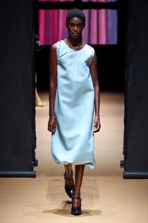 مجموعة Prada لربيع وصيف 2023: اللمسة الإبداعية المناسبة لموسم الربيع المقبل