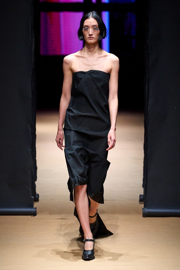 مجموعة Prada لربيع وصيف 2023: اللمسة الإبداعية المناسبة لموسم الربيع المقبل