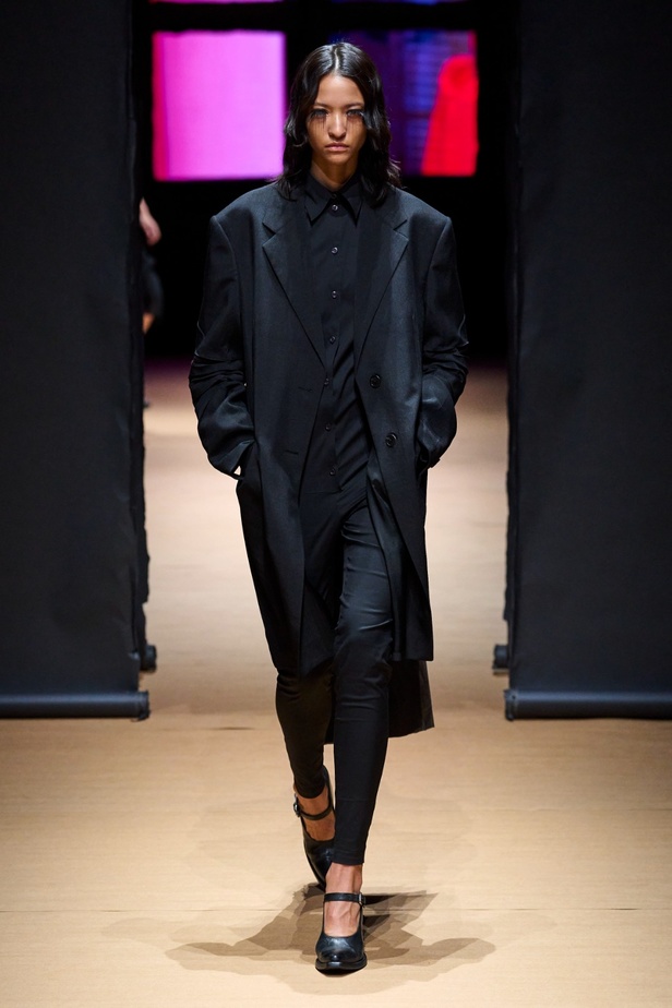 مجموعة Prada لربيع وصيف 2023: اللمسة الإبداعية المناسبة لموسم الربيع المقبل