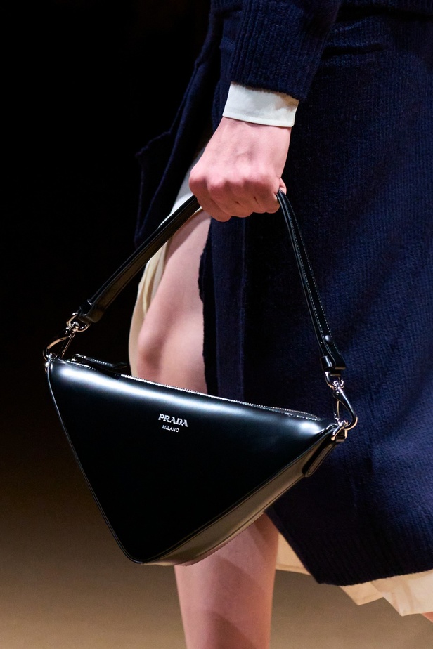 مجموعة Prada لربيع وصيف 2023: اللمسة الإبداعية المناسبة لموسم الربيع المقبل