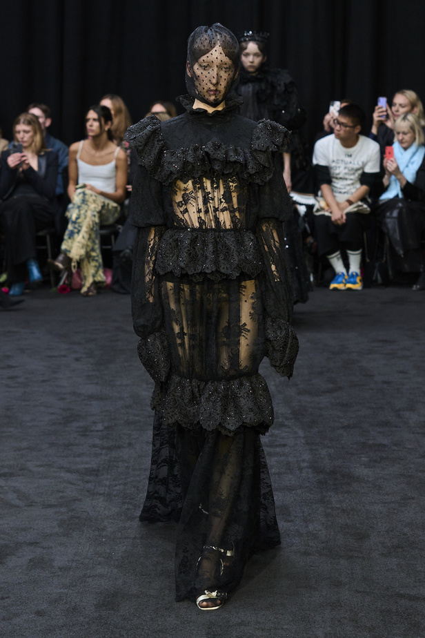 من مجموعة ريتشارد كوين لموسم ربيع وصيف 2023