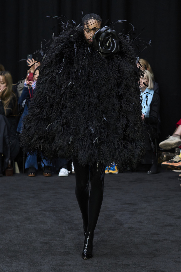 من مجموعة ريتشارد كوين لموسم ربيع وصيف 2023