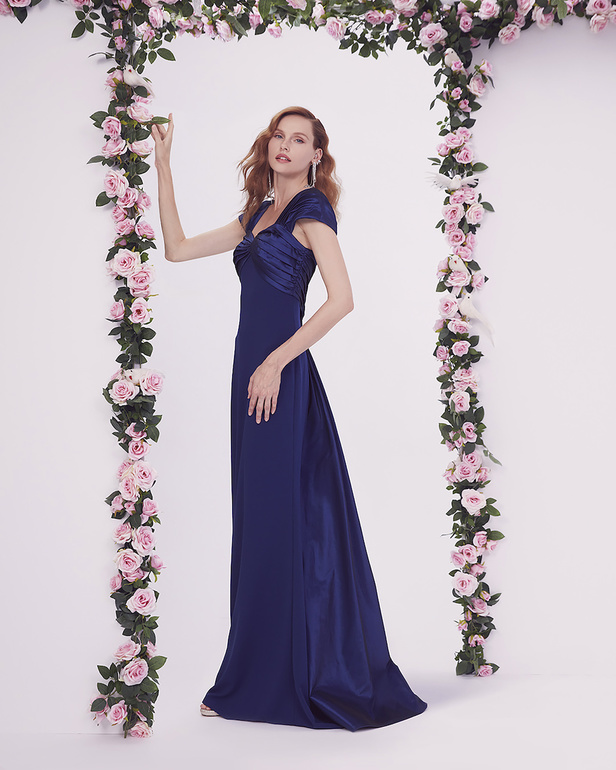 من مجموعة تاداشي جوشي لموسم ربيع وصيف 2023