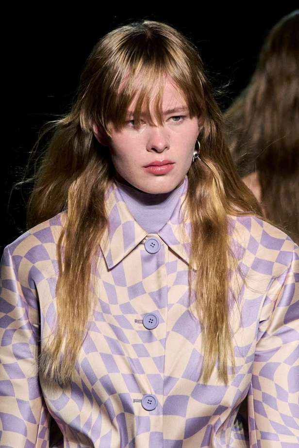 الذوق الشبابي الجريء يهيمن على عرض أزياء Sportmax لربيع وصيف 2023