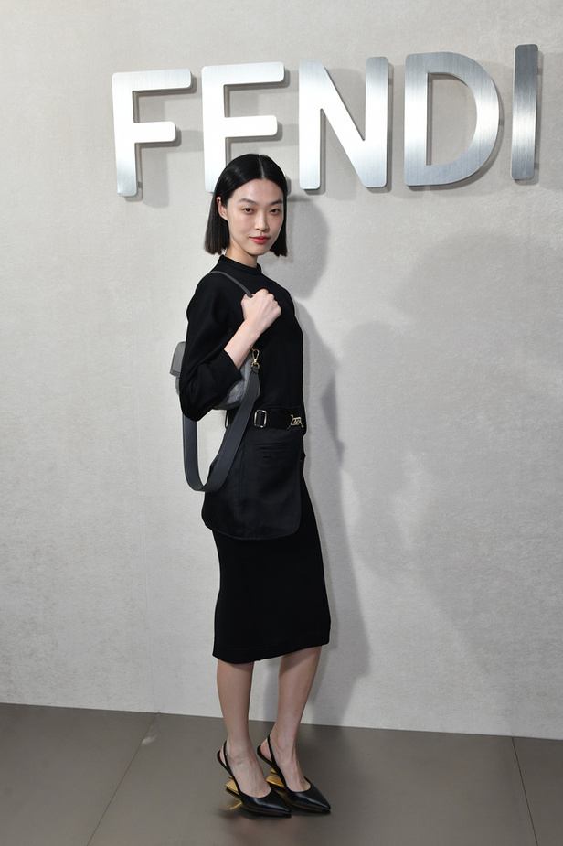 دار "فندي" تحتفل بحقيبة باغيت بجموعة كبسولية ساحرة في نيويورك