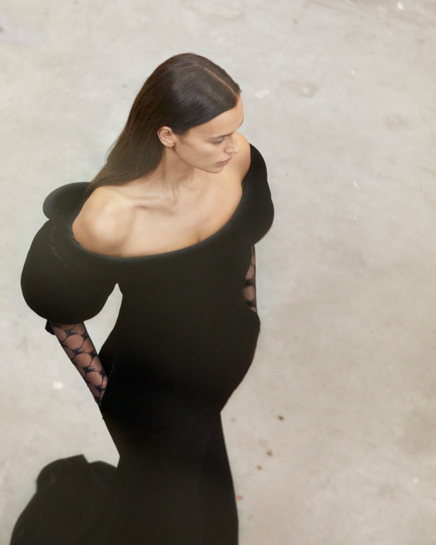 مجموعة Burberry لربيع 2023 أناقة صيفية بلمسة بريطانية 