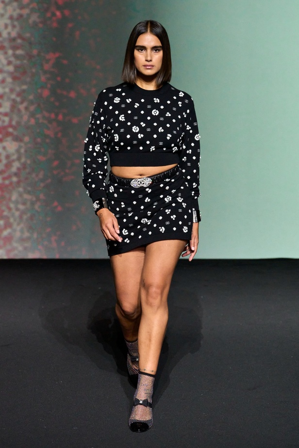 مجموعة CHANEL لربيع 2023 تترجم السحر السينمائي وتستكشف حرية المرأة وأنوثتها